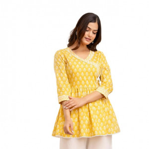 Woman's Classic Floral Printed Trendy Top